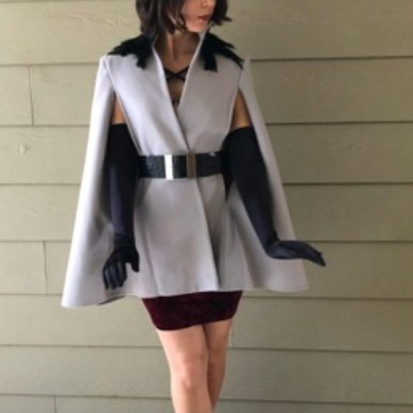 GLAM Feather Detailed Cape - Picture 11 of 12